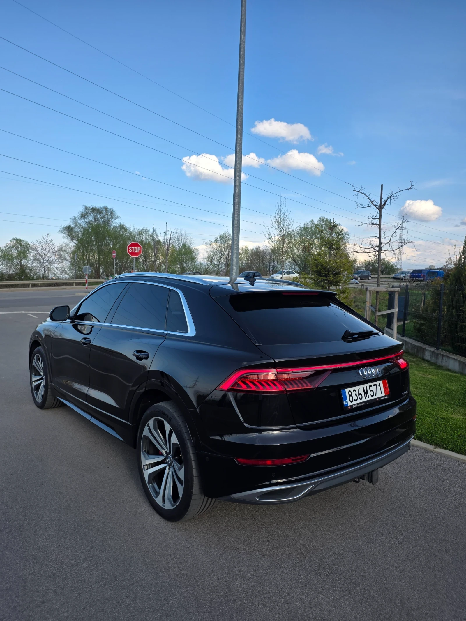 Audi Q8 3.0 mild hybrid масаж, вакуум, хед ъп, matrix, , снимка 11 - Автомобили и джипове - 54231566