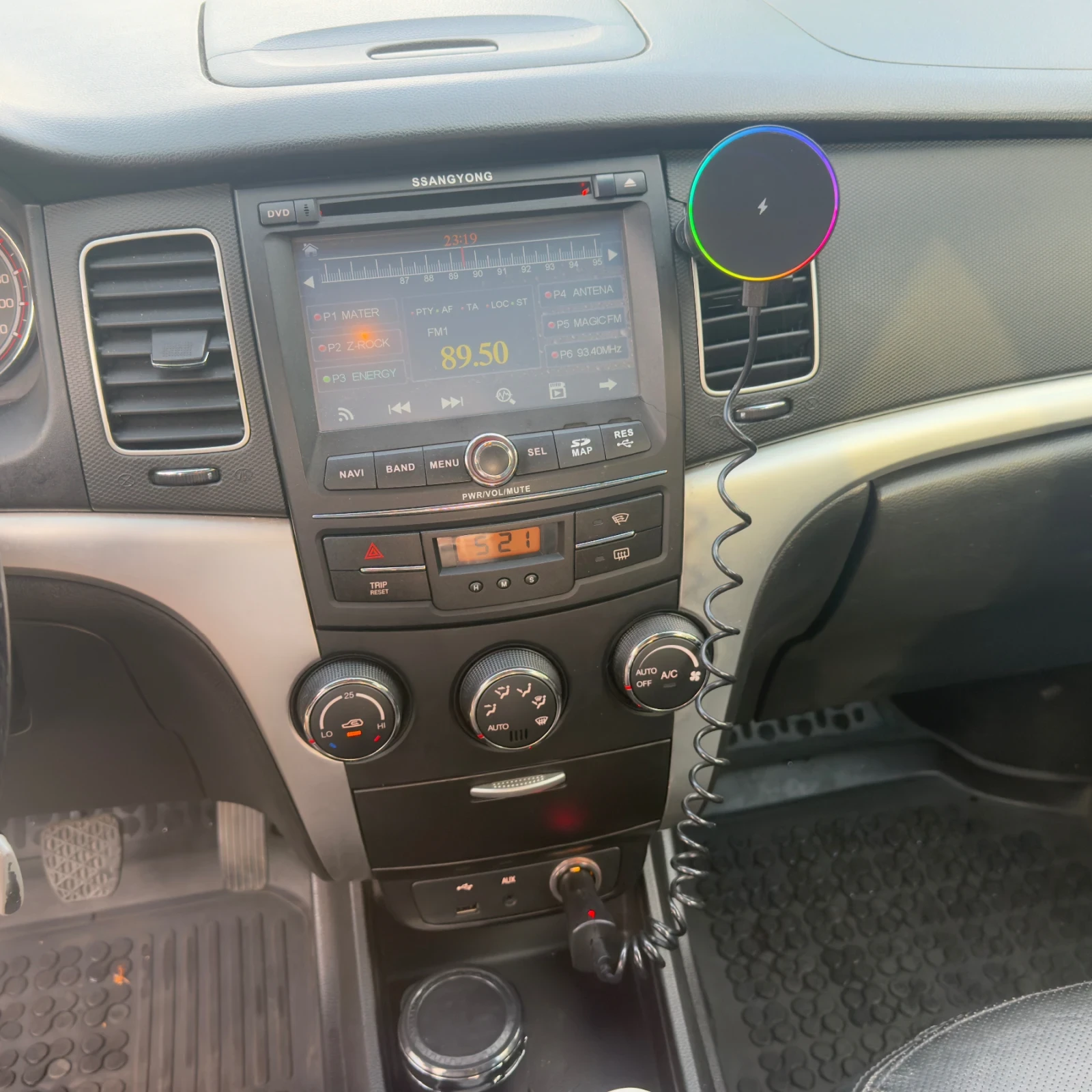 SsangYong Korando 2.0D* 4X4* 175k.c.* КОЖА* КАМЕРА* , снимка 9 - Автомобили и джипове - 56154982