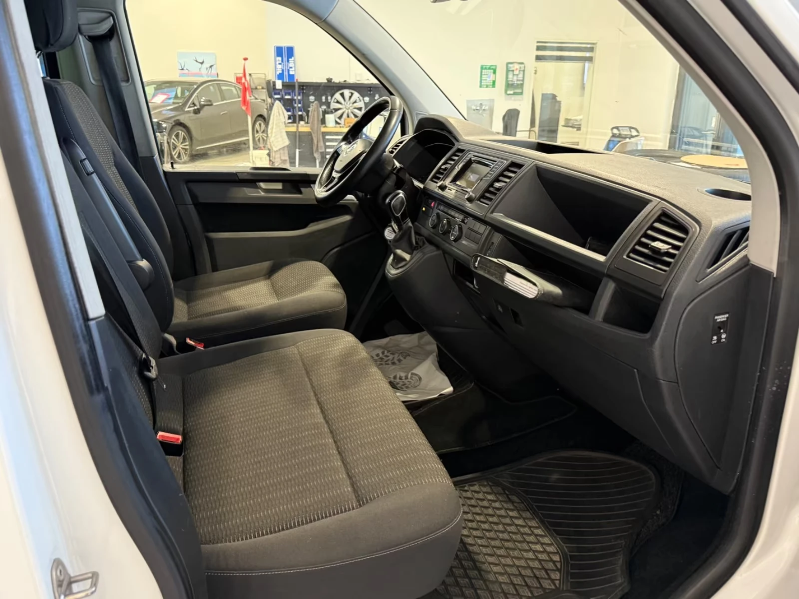 VW T6  Caravelle 2.0 TDI DSG LONG , снимка 6 - Бусове и автобуси - 54004706
