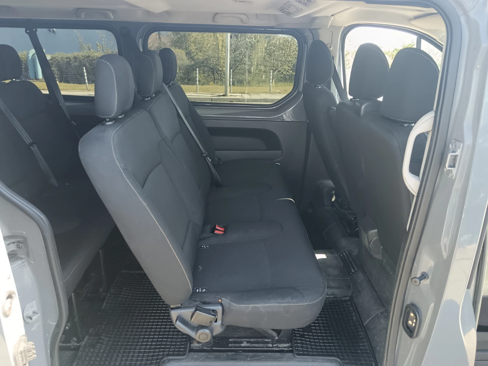 Renault Trafic 1.6 DCI, снимка 5 - Бусове и автобуси - 54573288