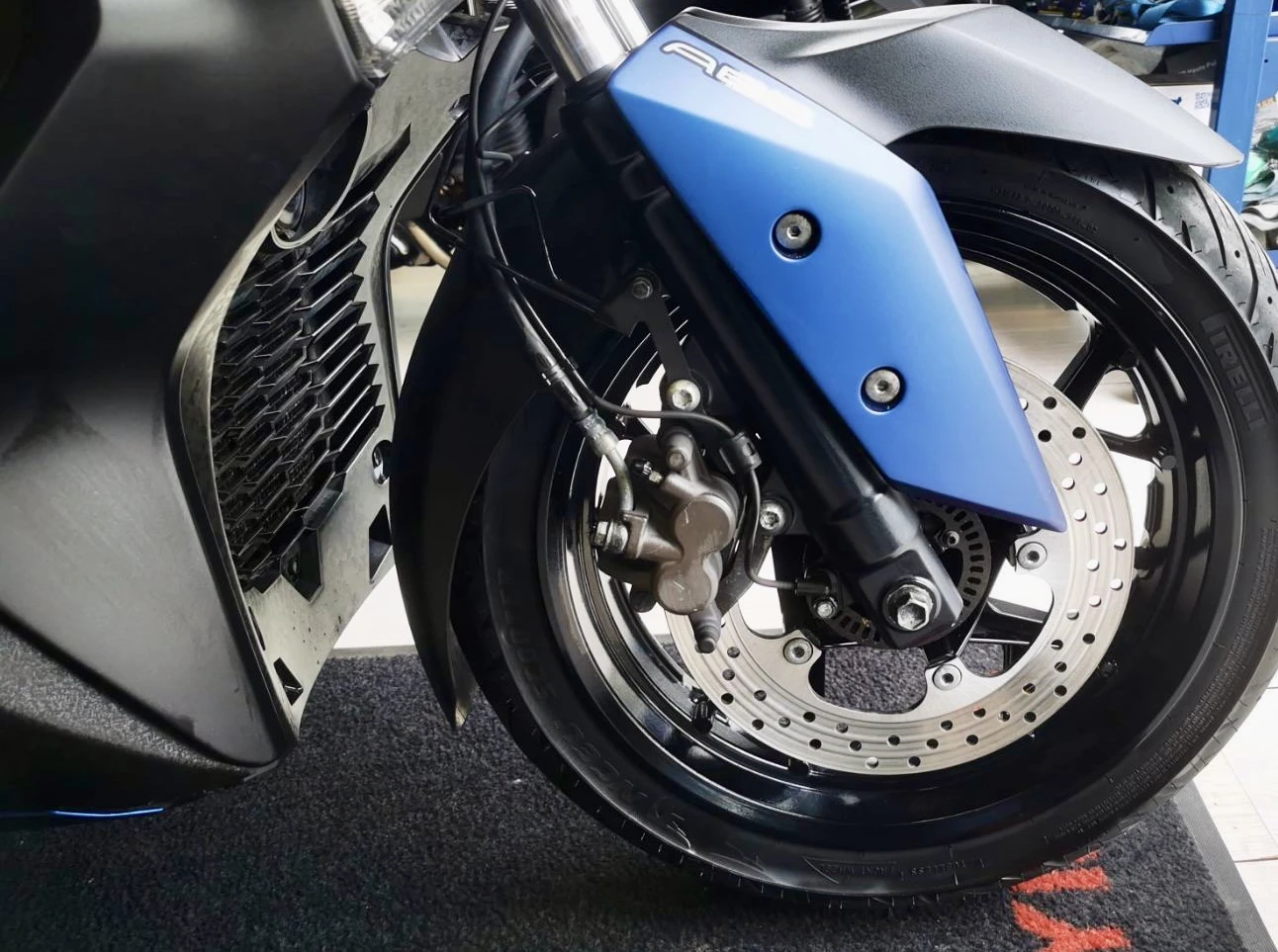 Yamaha X-max 300i ABS/TC/LED 04.2018г., снимка 7 - Мотоциклети и мототехника - 54037398