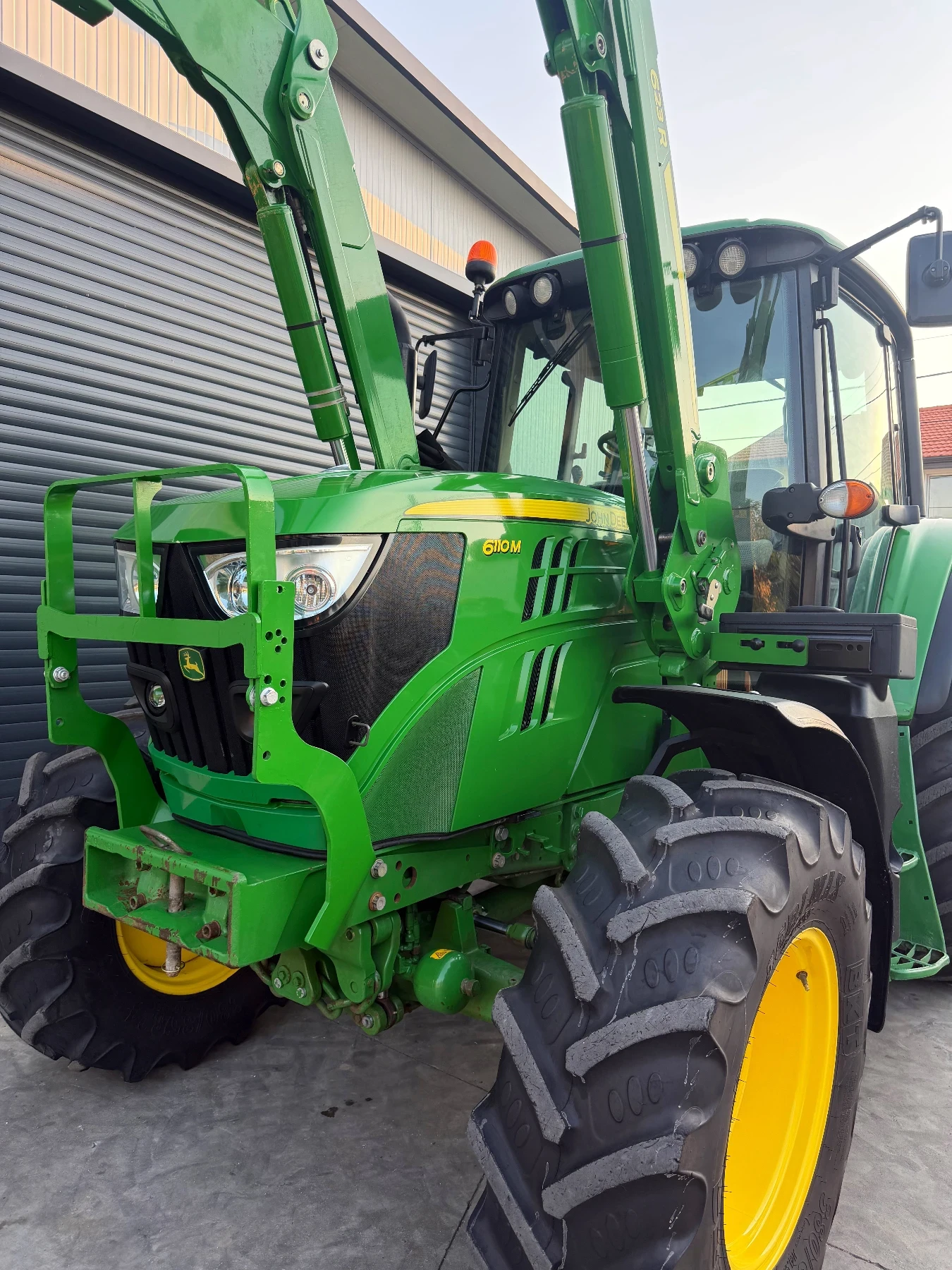 Трактор John Deere 6110M 4600мч. 100% реален, снимка 12 - Селскостопанска техника - 55791543