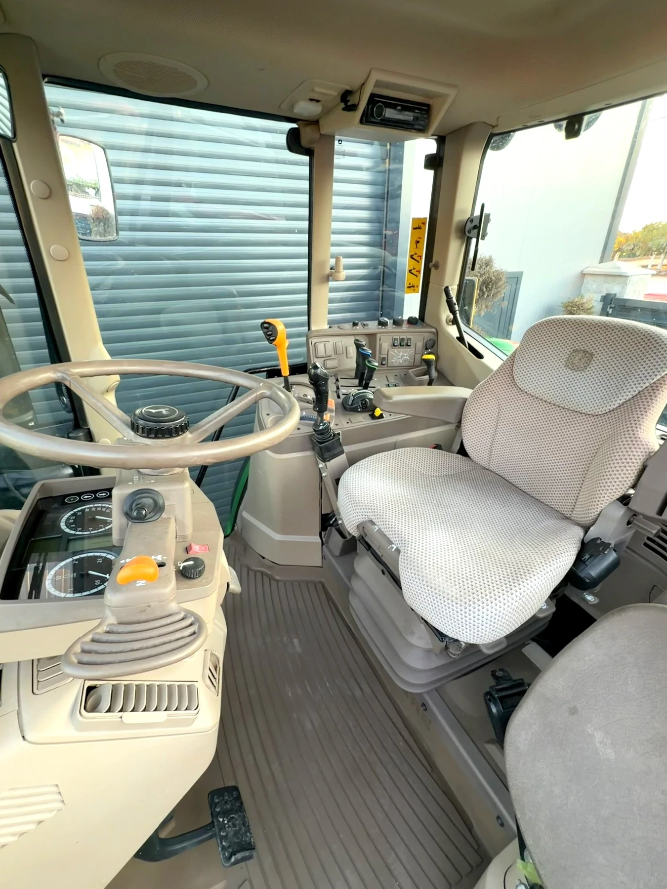 Трактор John Deere 6110M 4600мч. 100% реален, снимка 16 - Селскостопанска техника - 55791543