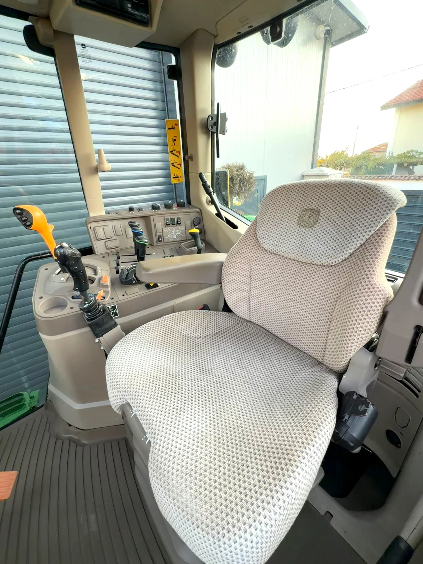 Трактор John Deere 6110M 4600мч. 100% реален, снимка 15 - Селскостопанска техника - 55791543