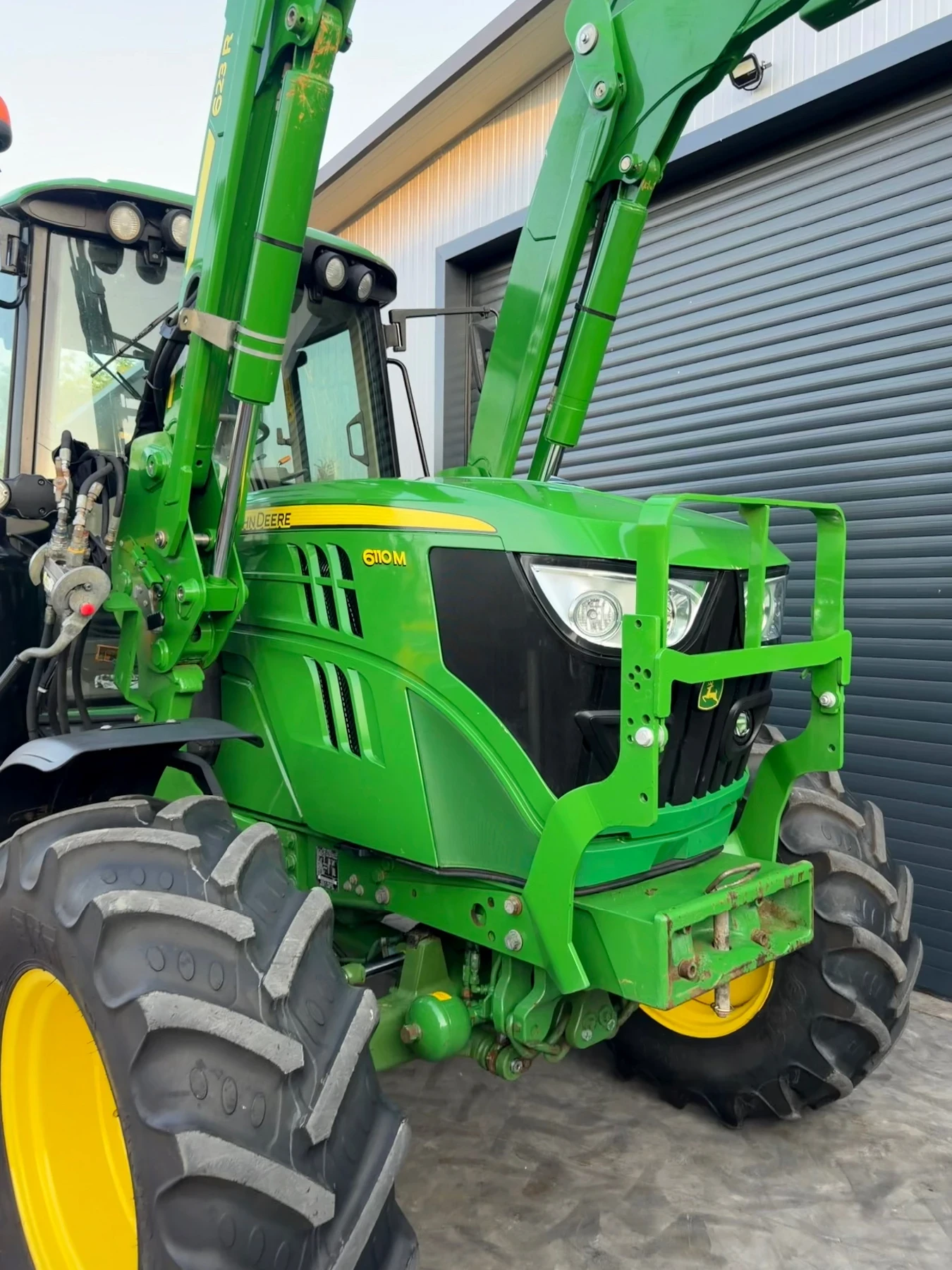 Трактор John Deere 6110M 4600мч. 100% реален, снимка 2 - Селскостопанска техника - 55791543