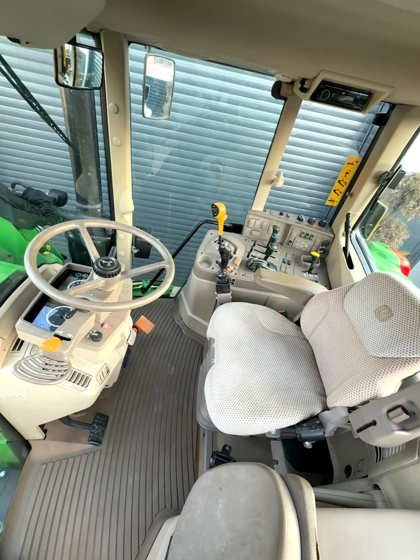 Трактор John Deere 6110M 4600мч. 100% реален, снимка 14 - Селскостопанска техника - 55791543