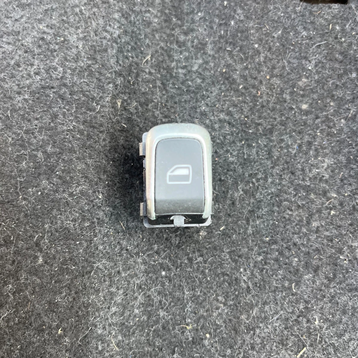 Копче прозорец предназадна врата за Audi A4A5Q5 8K0959855A-2699