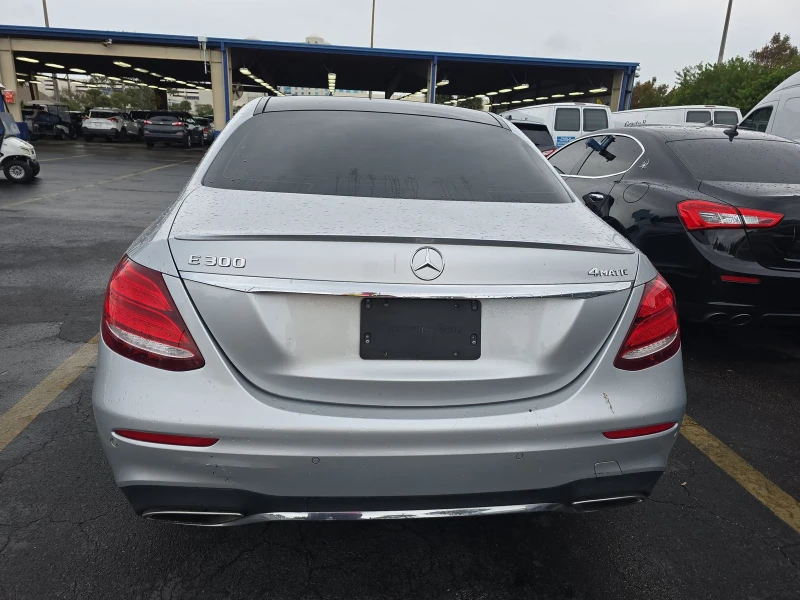 Mercedes-Benz E 300, снимка 5 - Автомобили и джипове - 48752992