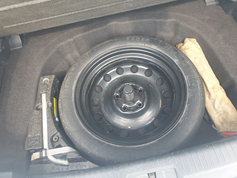 VW Golf 1.6, снимка 9 - Автомобили и джипове - 52621515