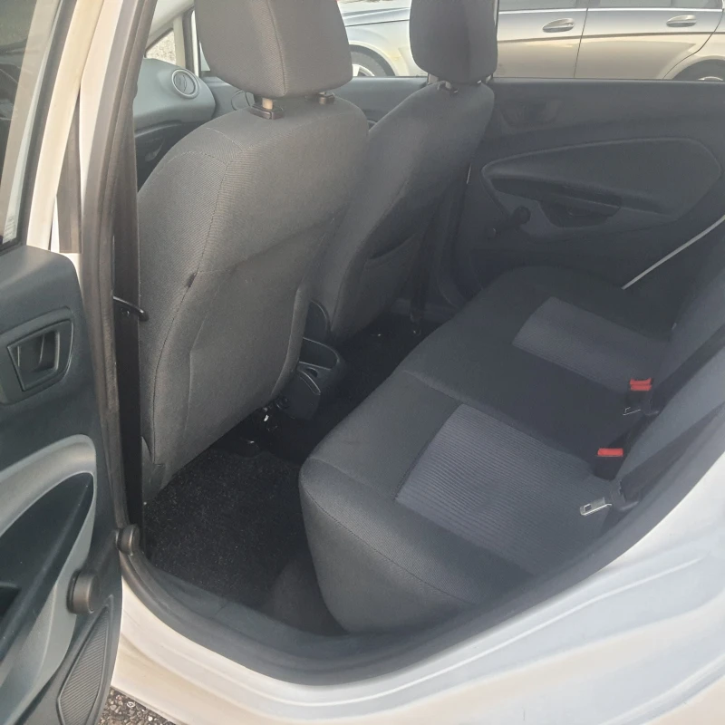 Ford Fiesta 1.25i, снимка 12 - Автомобили и джипове - 52257212
