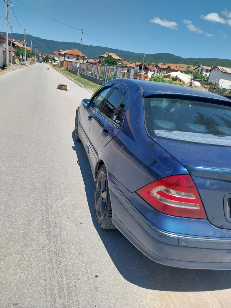 Mercedes-Benz C 220, снимка 2 - Автомобили и джипове - 52603355