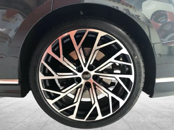 Audi A8 55 TFSI Quattro = Exclusive = Гаранция - изображение 4
