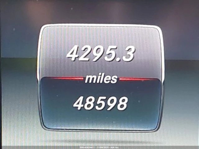 Mercedes-Benz C 300 4MATIC, снимка 15 - Автомобили и джипове - 52662455