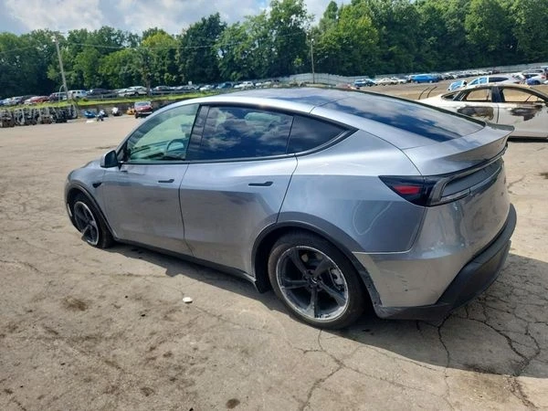 Tesla Model Y, снимка 3 - Автомобили и джипове - 56117296