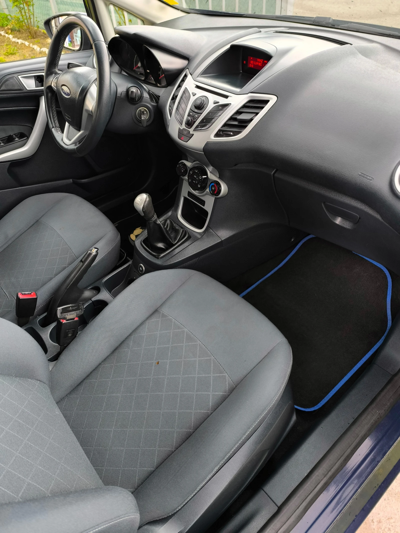 Ford Fiesta 1.4 - изображение 8