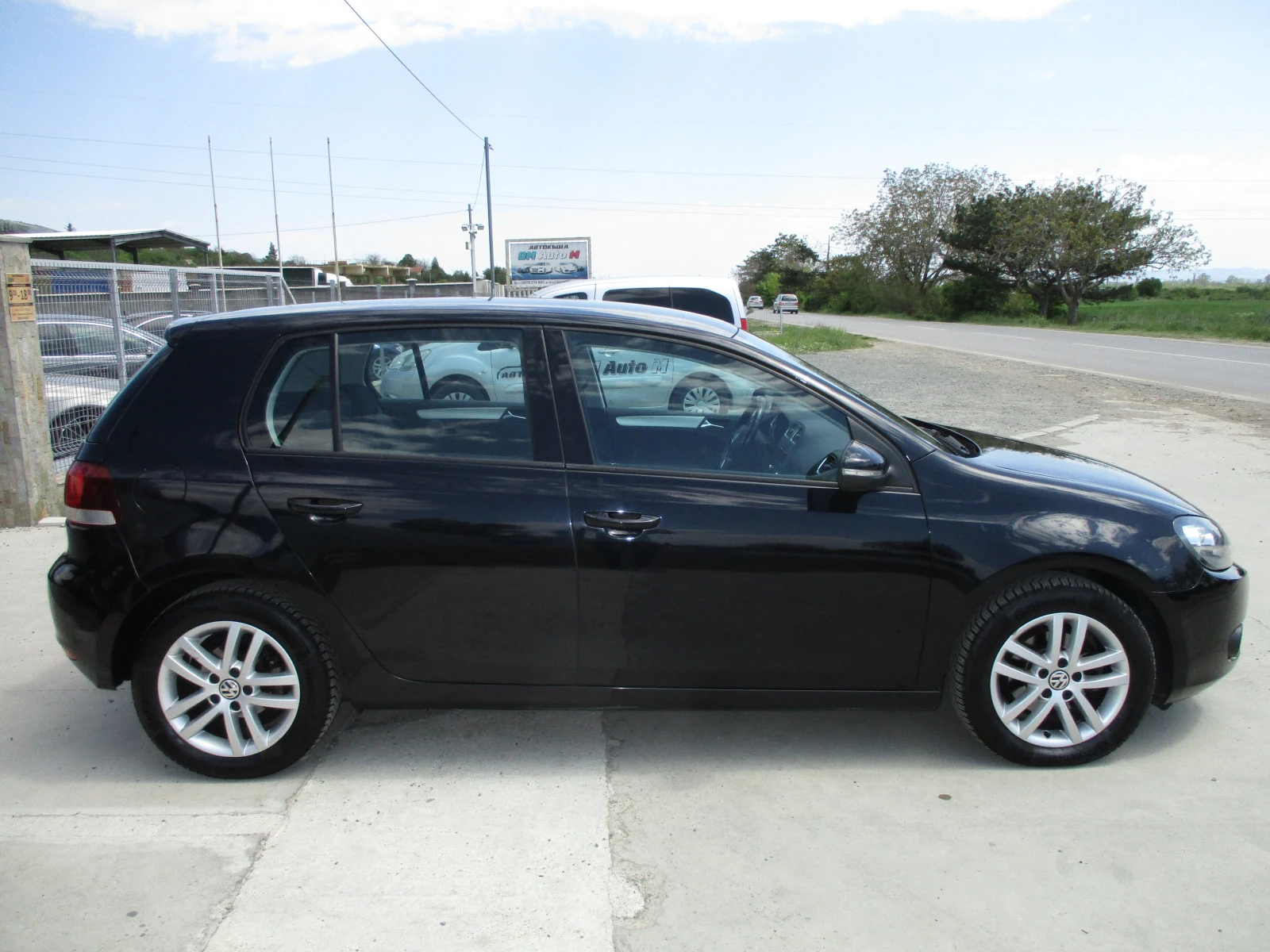 VW Golf 1.6/ДИЗЕЛ/105кс./АВТОМАТИК/КАТО НОВА - изображение 3