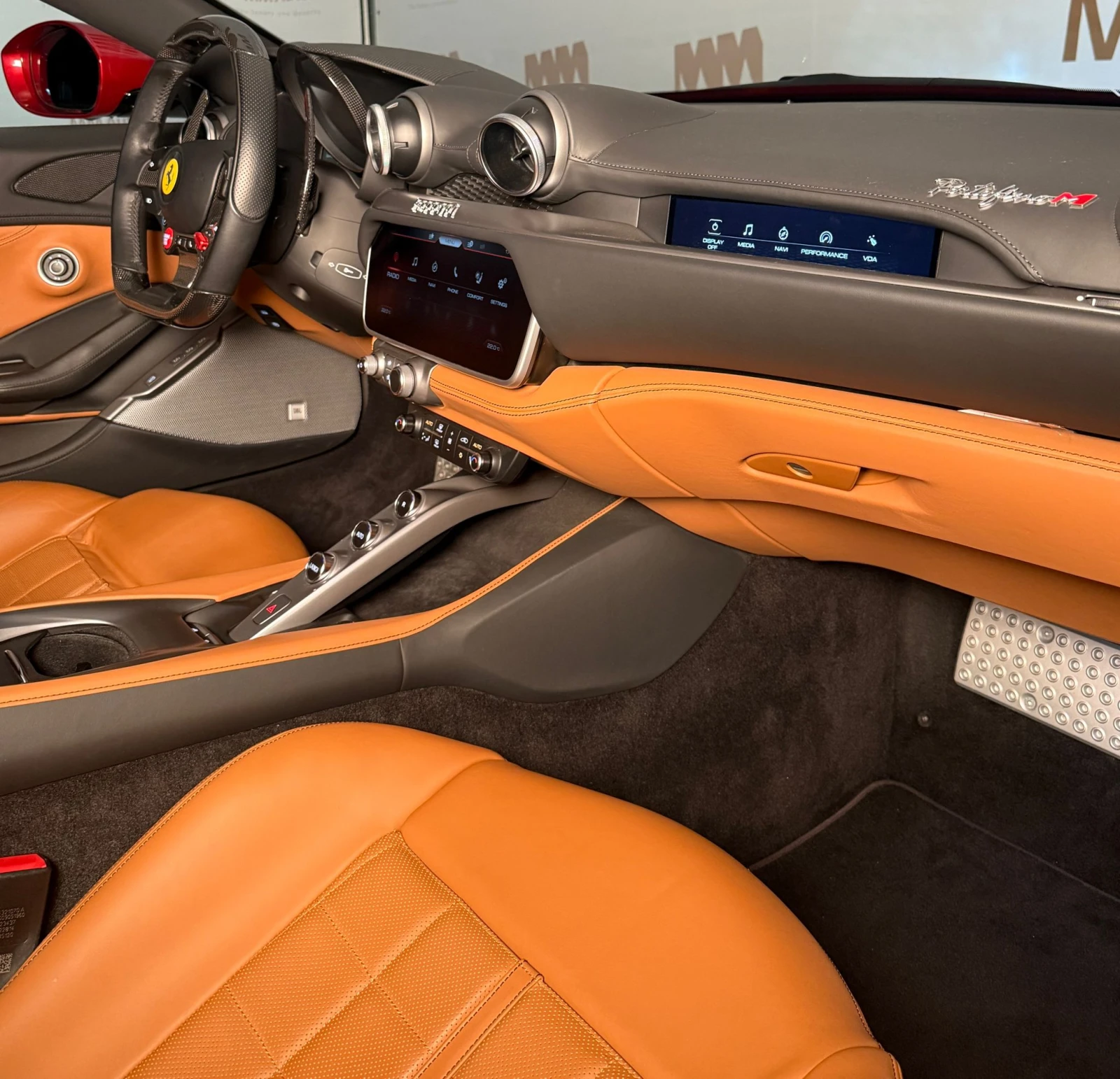 Ferrari Portofino M* Carbon* LEDS* Ventilation* PassengerDisplay - изображение 8