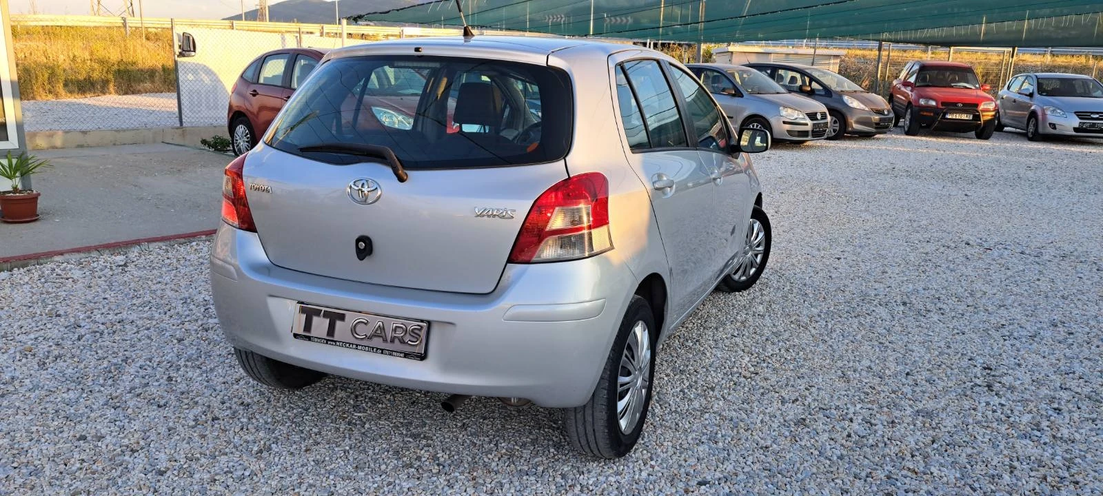 Toyota Yaris Avtomat 1.3 - изображение 6