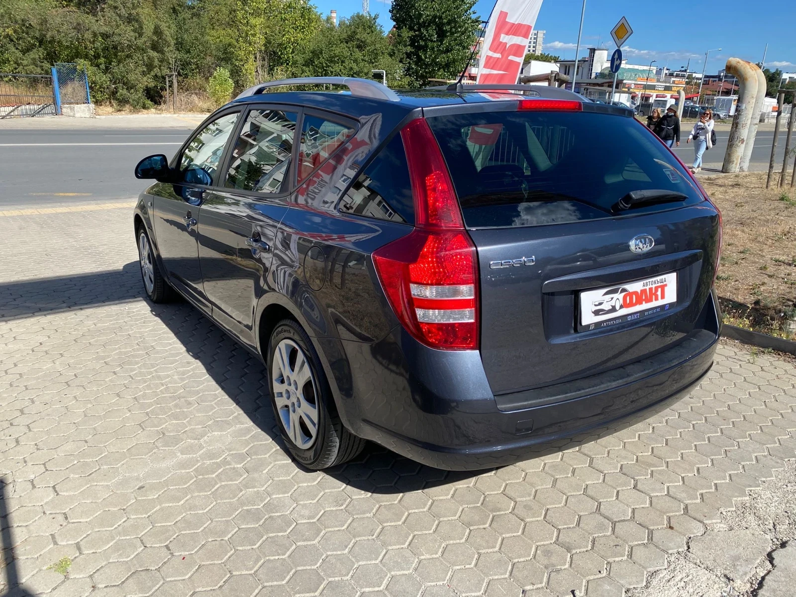 Kia Ceed 1.6i/РЕАЛНИ КМ ! ! !  - изображение 6