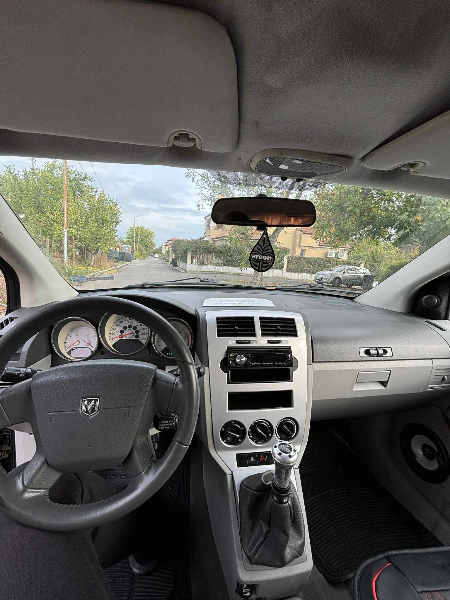 Dodge Caliber 2.0 - изображение 7