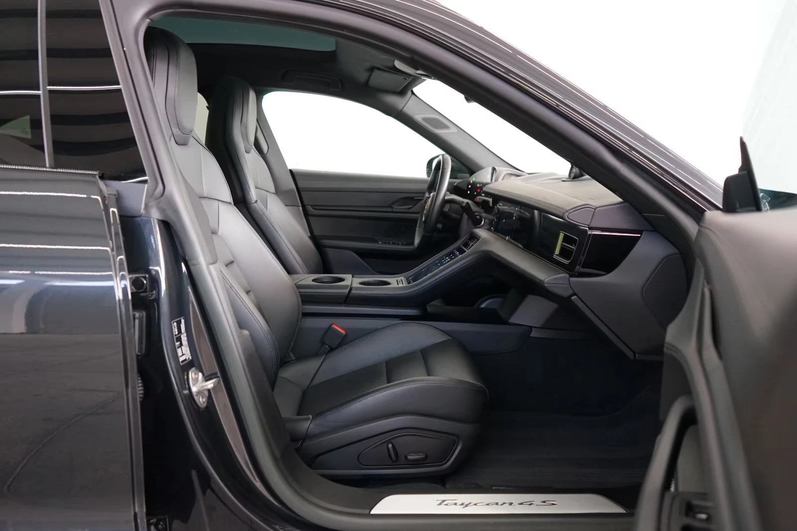 Porsche Taycan 4S/530HP/BURMESTER/PANO/CHRONO/ACC/HUD/360/826v | Mobile.bg   14