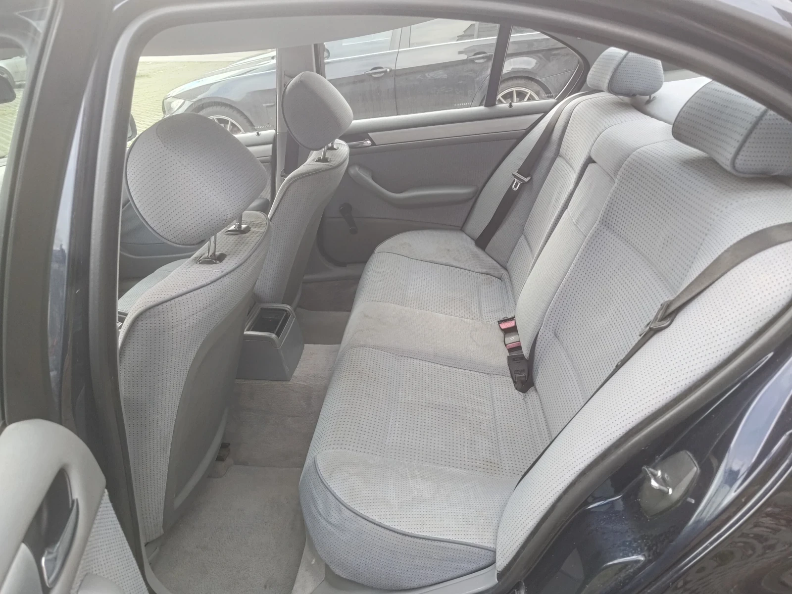 BMW 318  - изображение 9