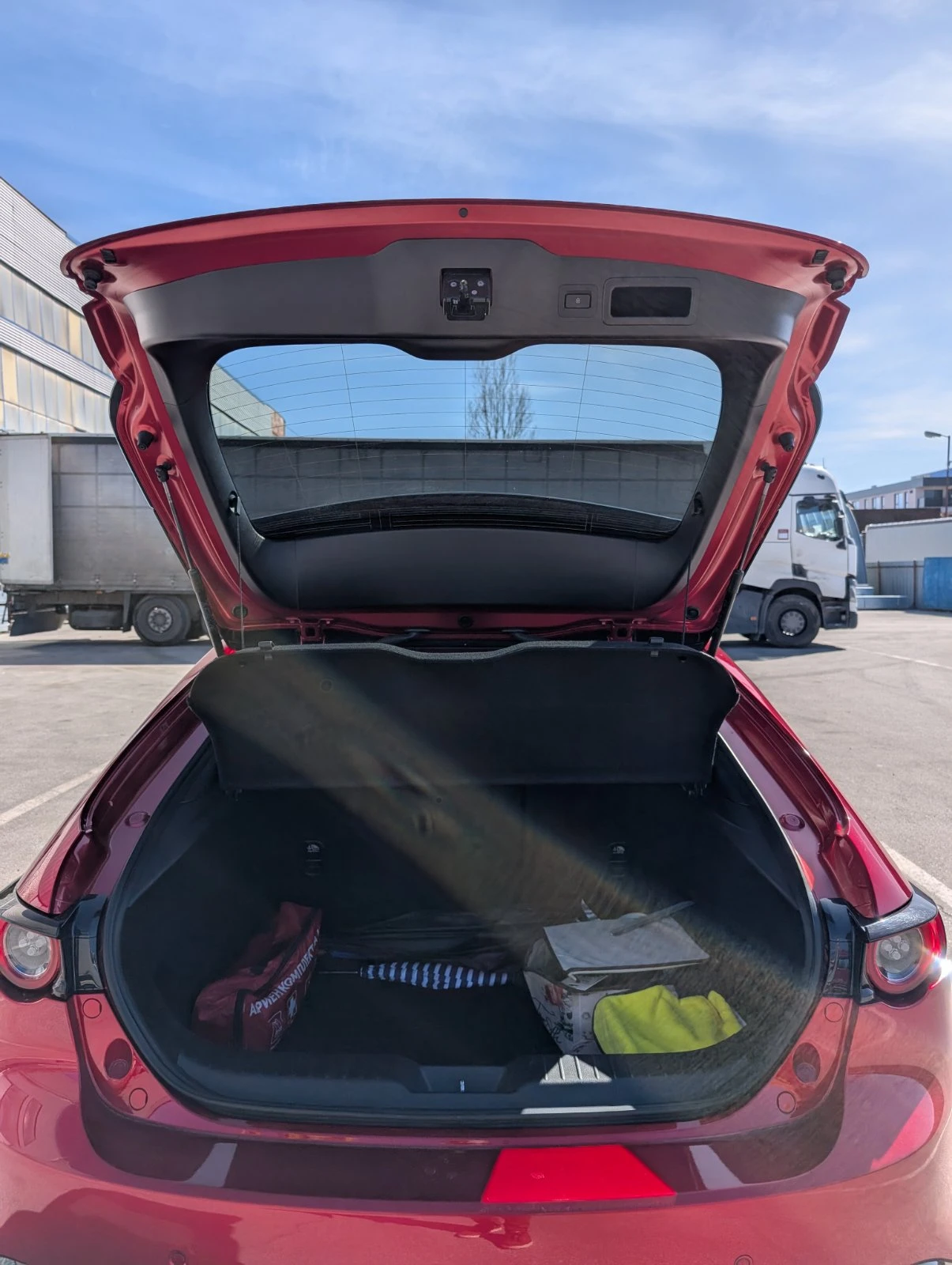 Mazda 3, снимка 10 - Автомобили и джипове - 53783967