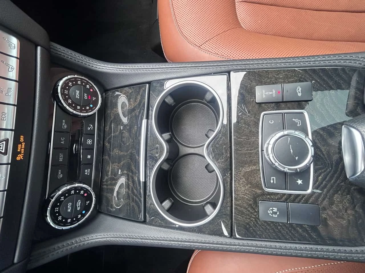 Mercedes-Benz CLS 550 /ПАНОРАМА/360/HARMAN KARDON/ОБДУХВАНЕ, снимка 17 - Автомобили и джипове - 54164119