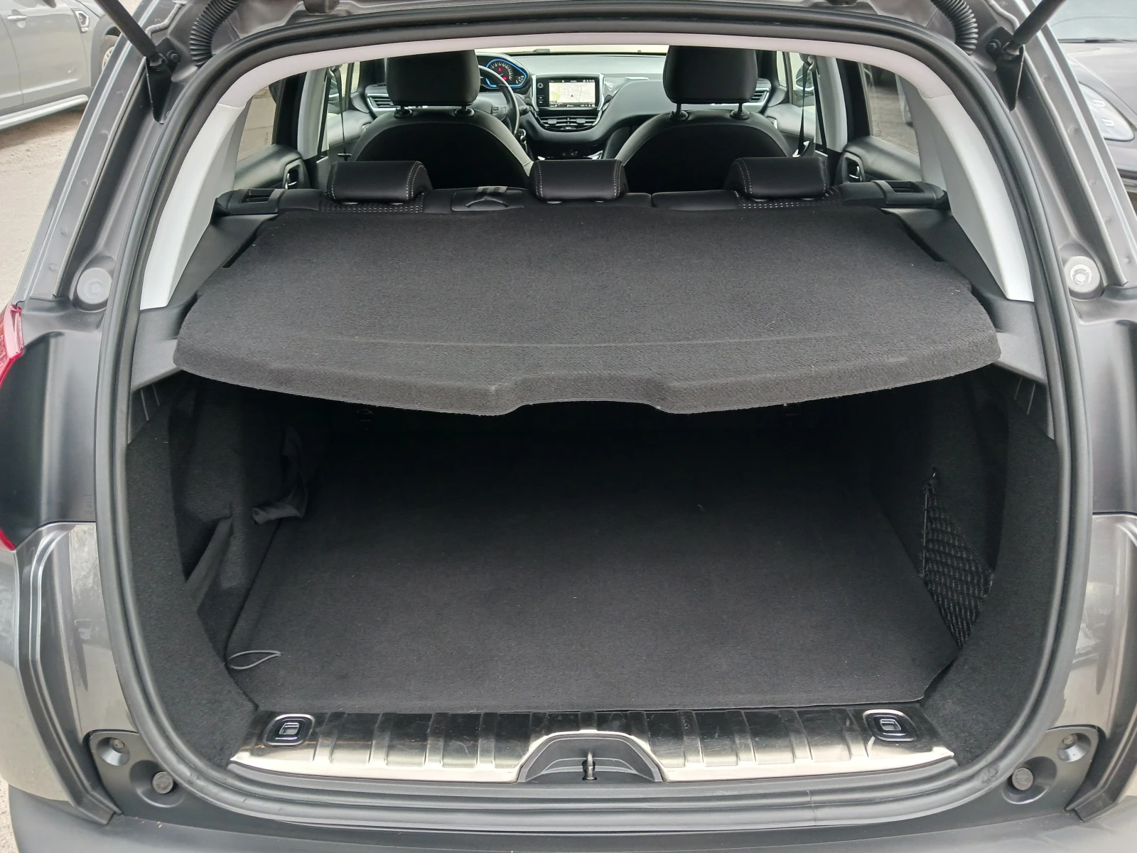 Peugeot 2008 1.6 HDI= FACELIFT= NAVI= CAMERA= FULL= , снимка 16 - Автомобили и джипове - 54176175