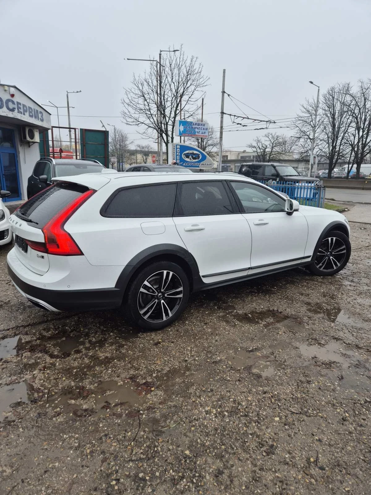 Volvo V90 Cross Country 2.0D, снимка 9 - Автомобили и джипове - 54199113