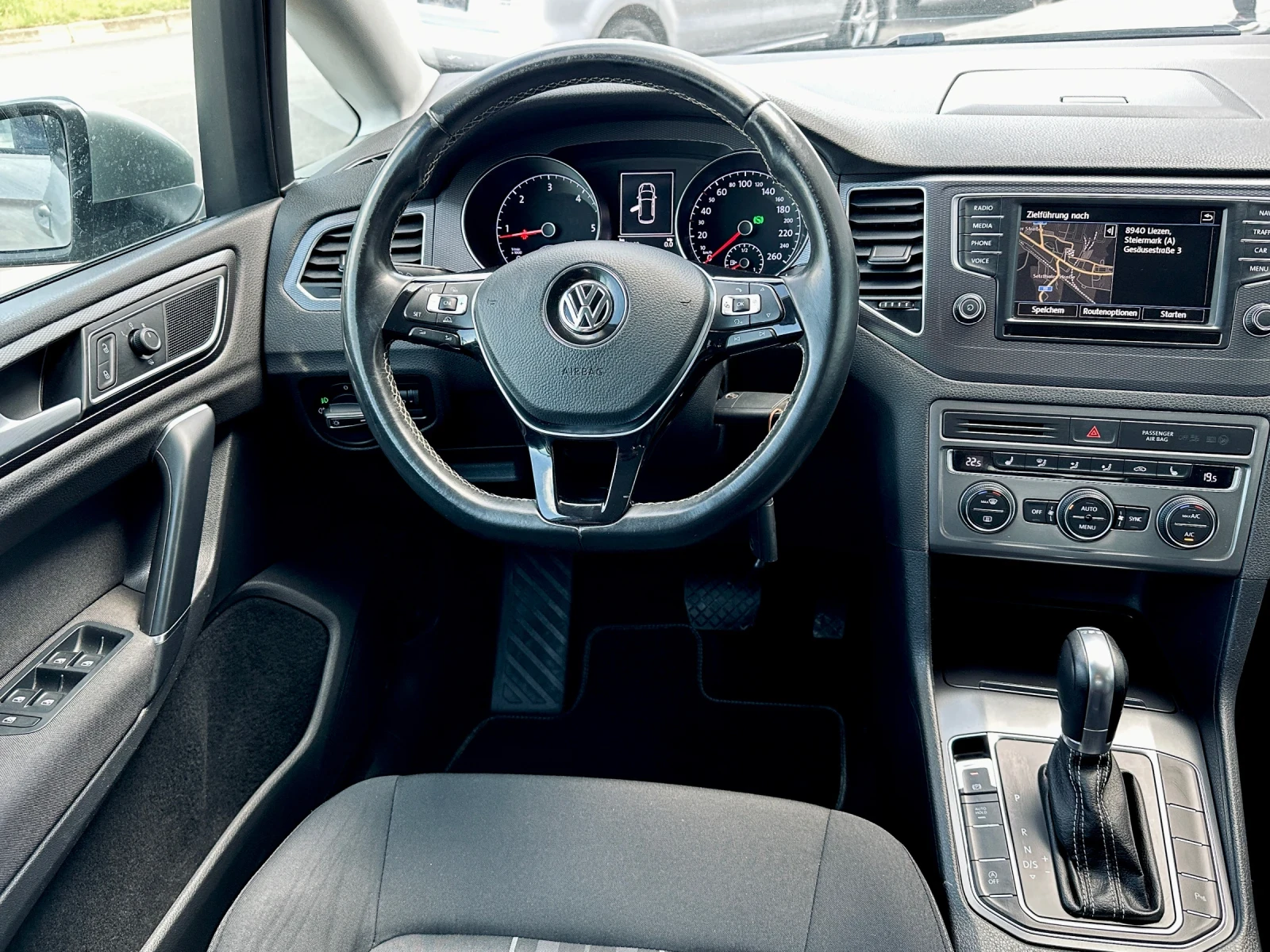 VW Sportsvan 1.6TDI / DSG, снимка 7 - Автомобили и джипове - 54620804