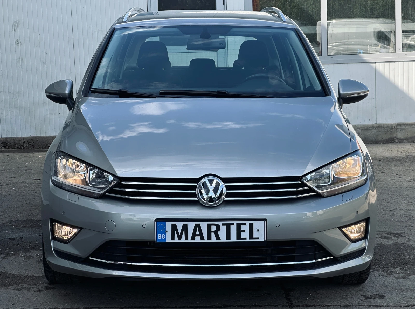VW Sportsvan 1.6TDI / DSG, снимка 2 - Автомобили и джипове - 54620804