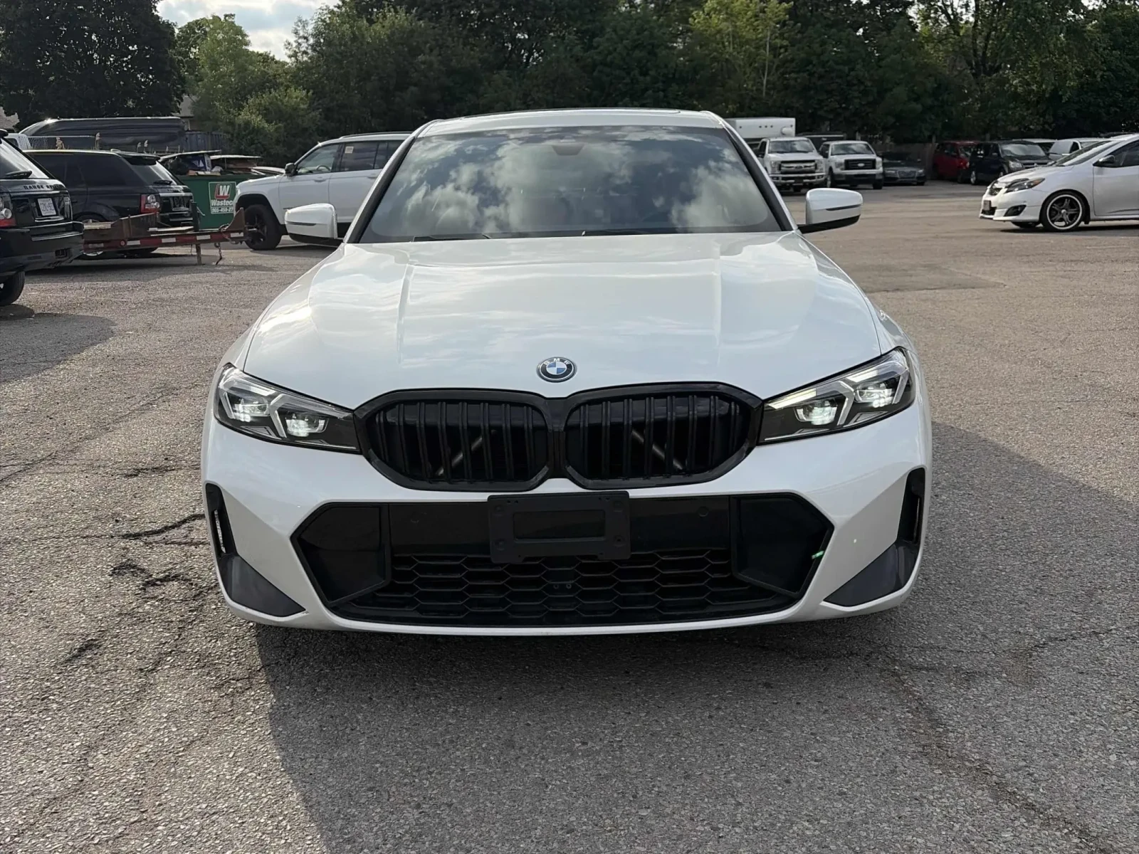 BMW 330 xDrive * M SPORT * Keyless * CARFAX * АВТО КРЕДИT, снимка 2 - Автомобили и джипове - 55038280