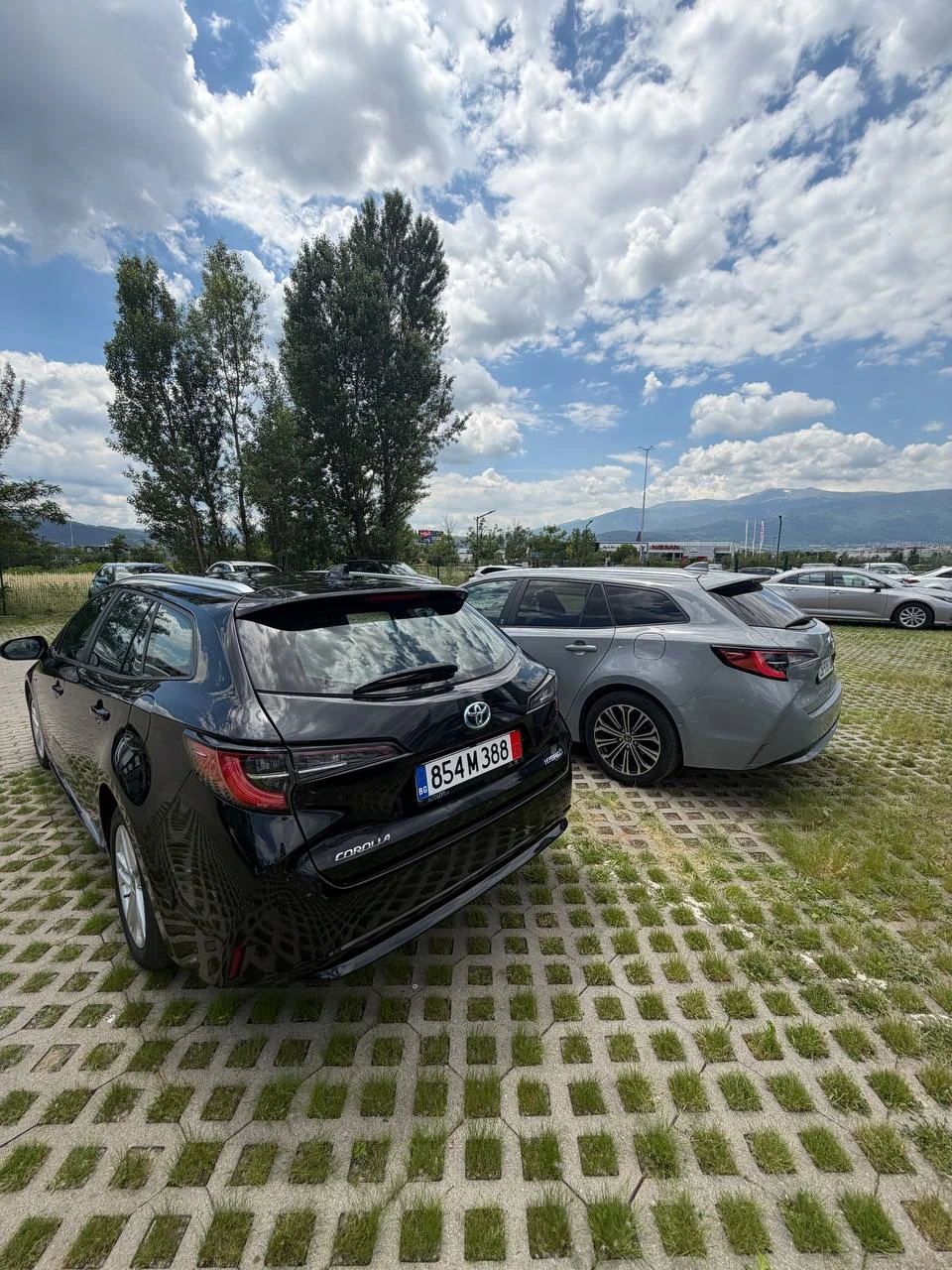 Toyota Corolla 1.8 Hybrid, снимка 3 - Автомобили и джипове - 55046699