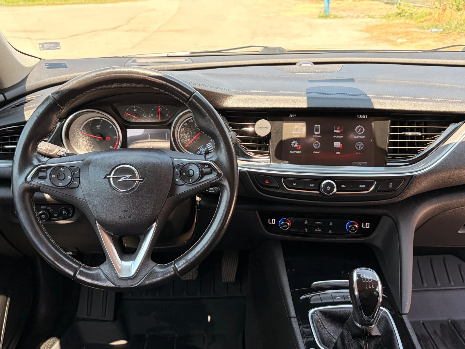 Opel Insignia 1.6d, снимка 8 - Автомобили и джипове - 55359281