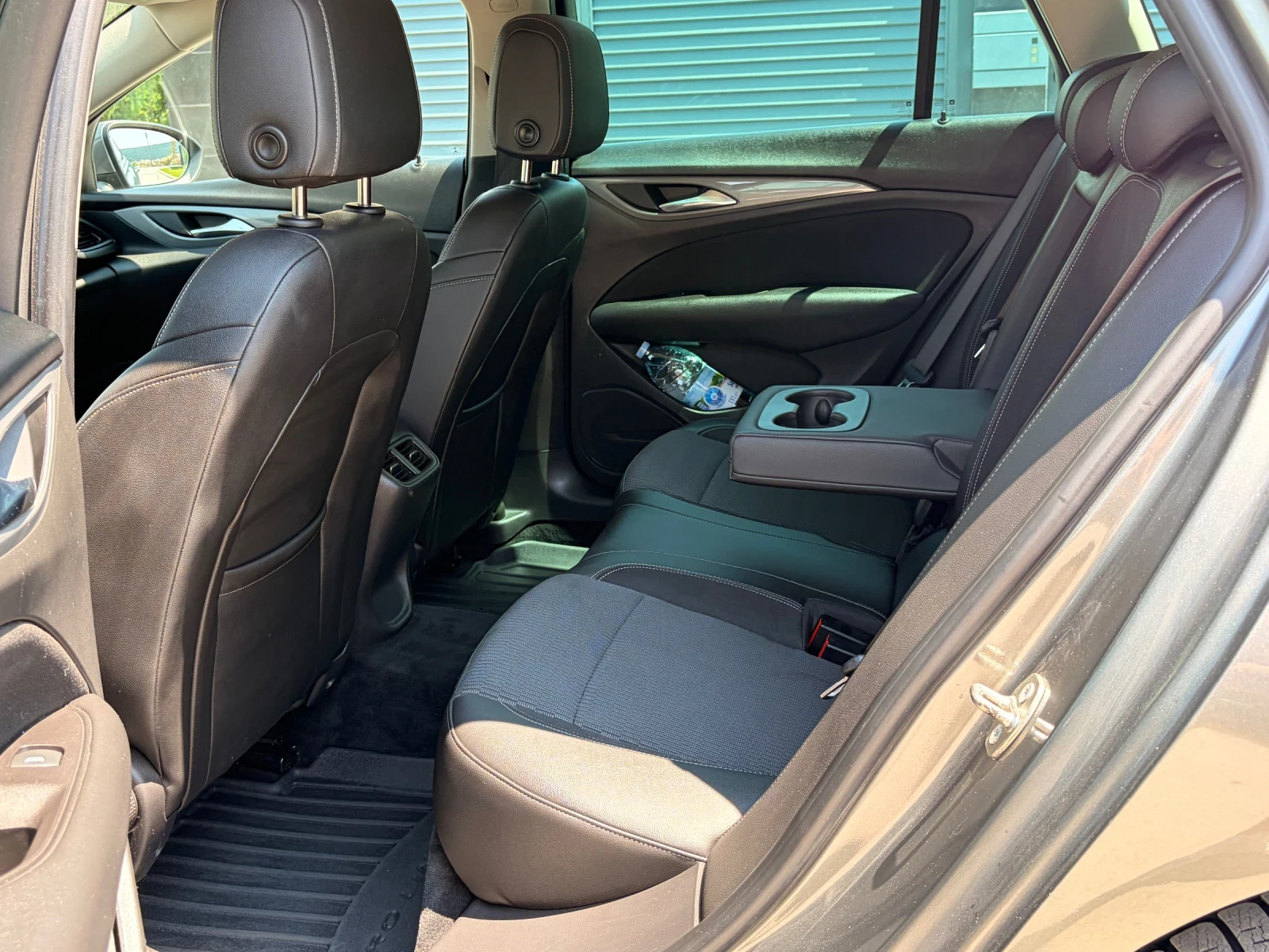 Opel Insignia 1.6d, снимка 14 - Автомобили и джипове - 55359281