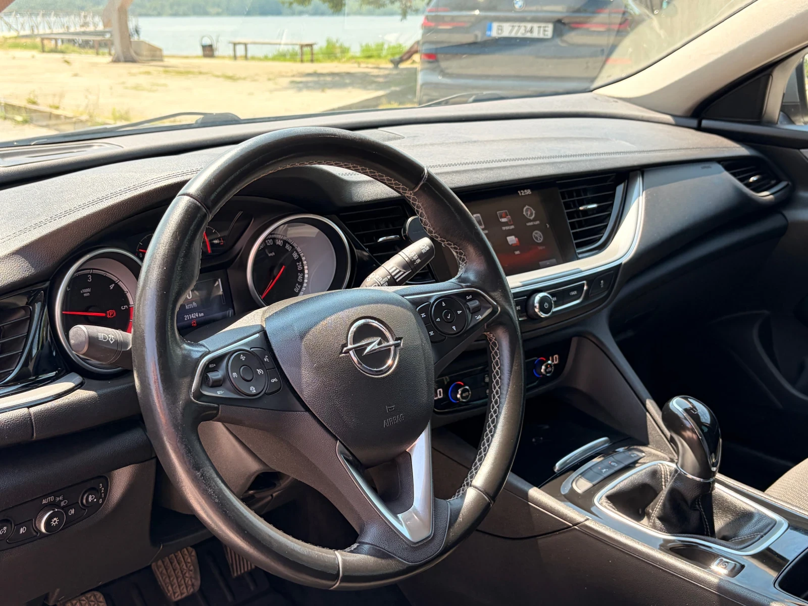 Opel Insignia 1.6d, снимка 7 - Автомобили и джипове - 55359281