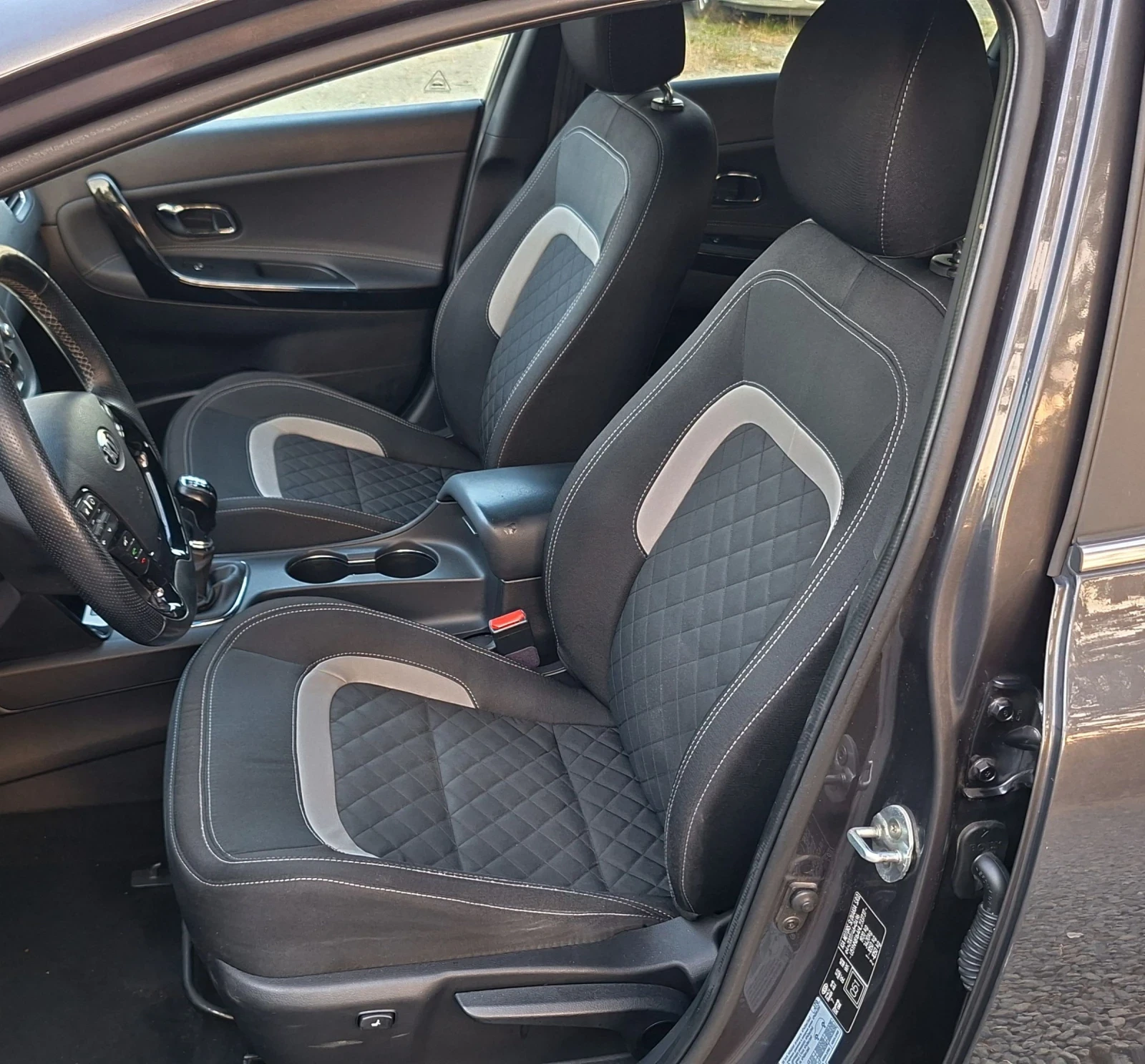 Kia Ceed 1.6-136кс. GT-Line-подгрев-камера, снимка 8 - Автомобили и джипове - 55590895