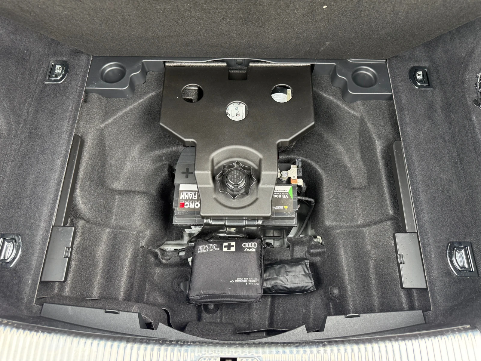 Audi A5 Sline  190 кс Quattro, снимка 10 - Автомобили и джипове - 55878110