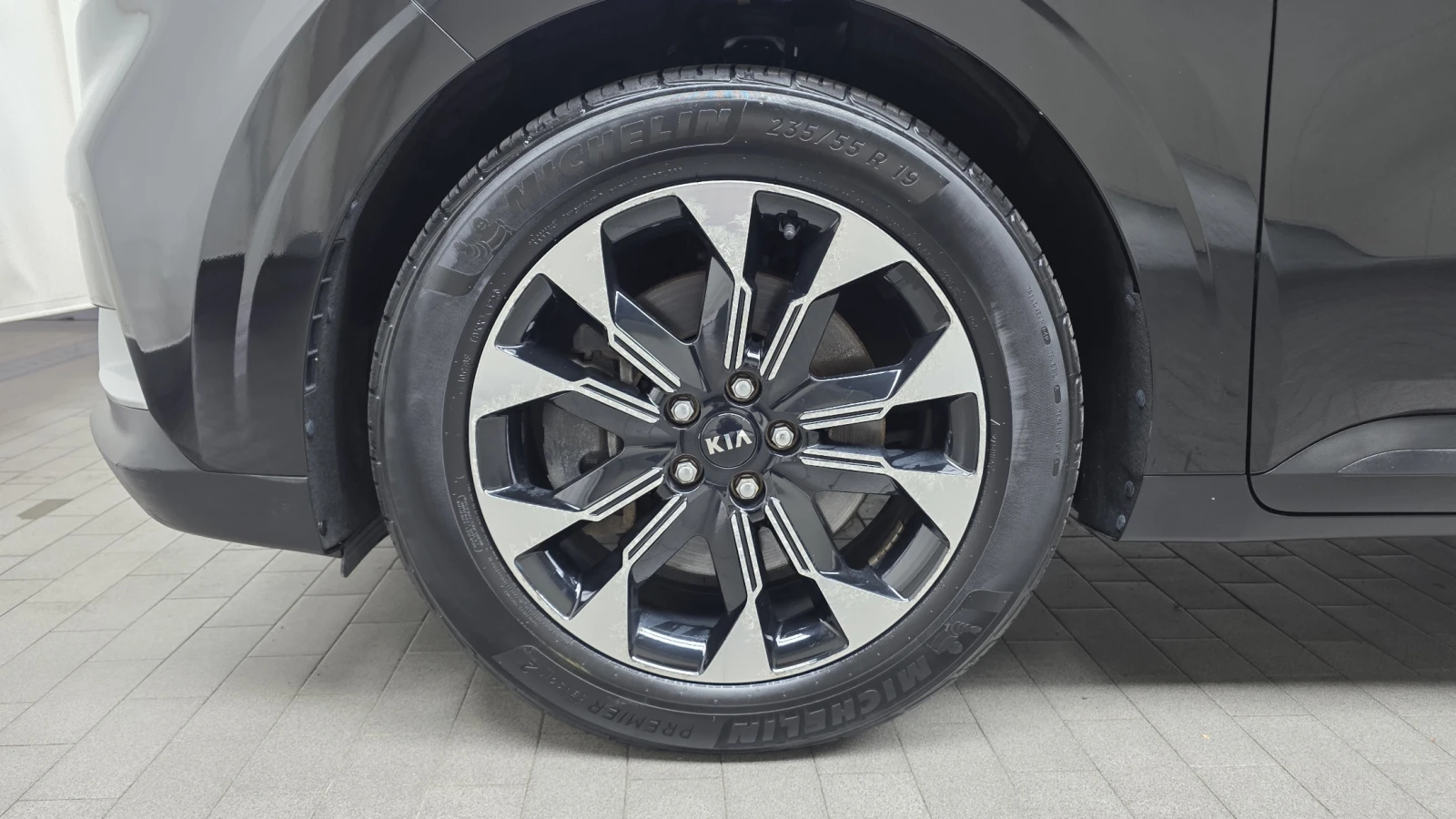 Kia Carnival 2.2* BLIND SPOT* ПОДГРЕВ ВОЛАН* КРАЙНА ЦЕНА, снимка 5 - Автомобили и джипове - 56024701