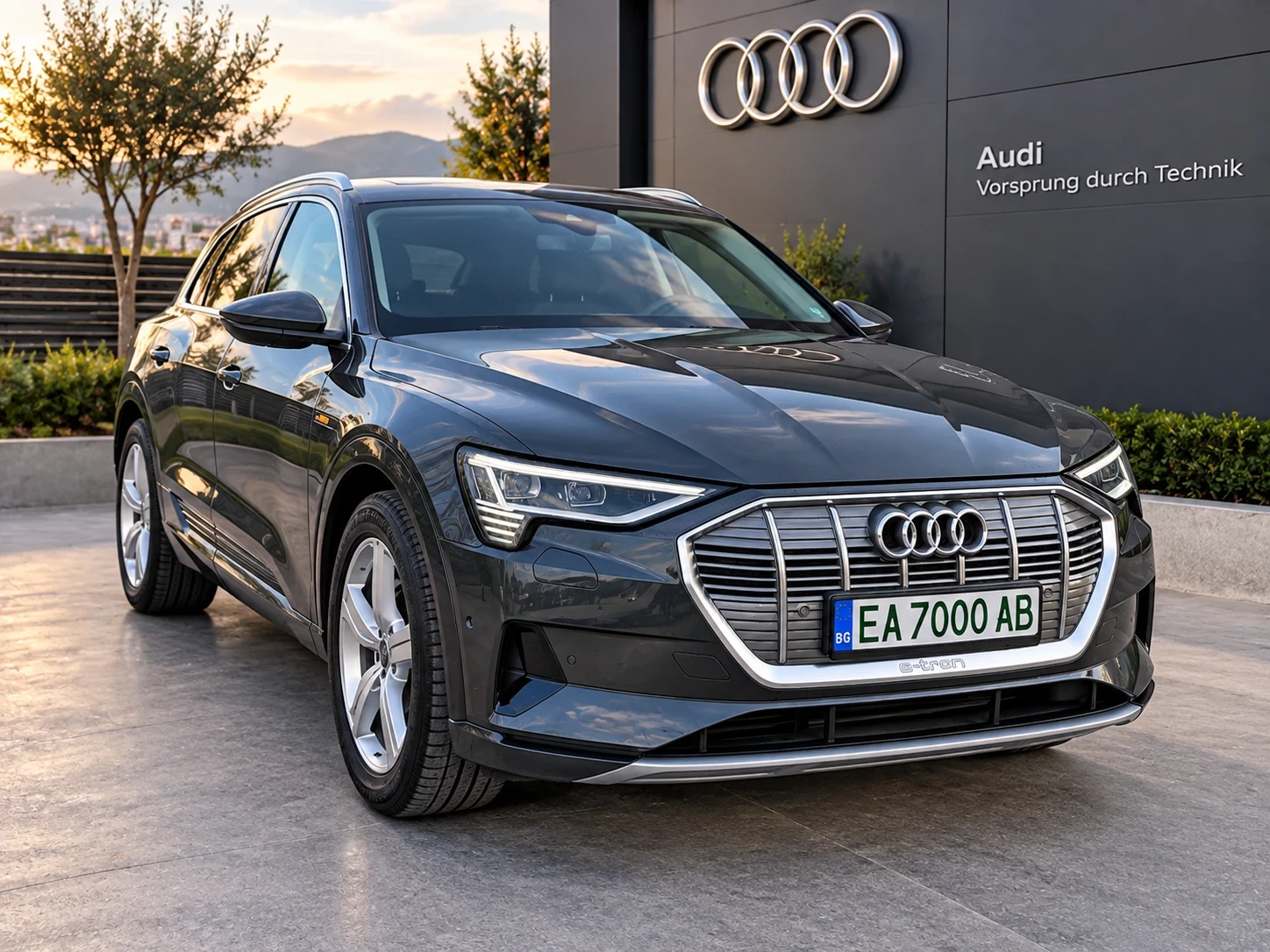 Audi E-Tron 4Х4/FULL/ГАРАНЦИЯ , снимка 2 - Автомобили и джипове - 56059172
