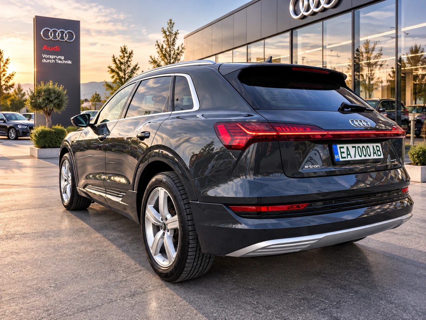 Audi E-Tron 4Х4/FULL/ГАРАНЦИЯ , снимка 5 - Автомобили и джипове - 56059172
