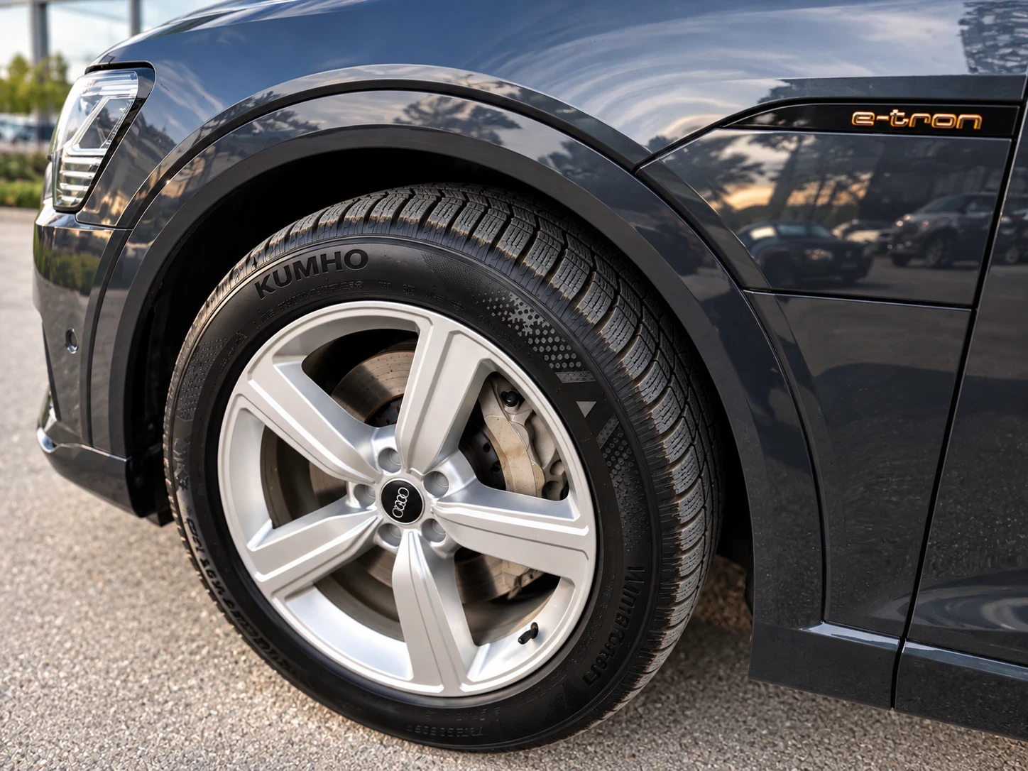 Audi E-Tron 4Х4/FULL/ГАРАНЦИЯ , снимка 9 - Автомобили и джипове - 56059172