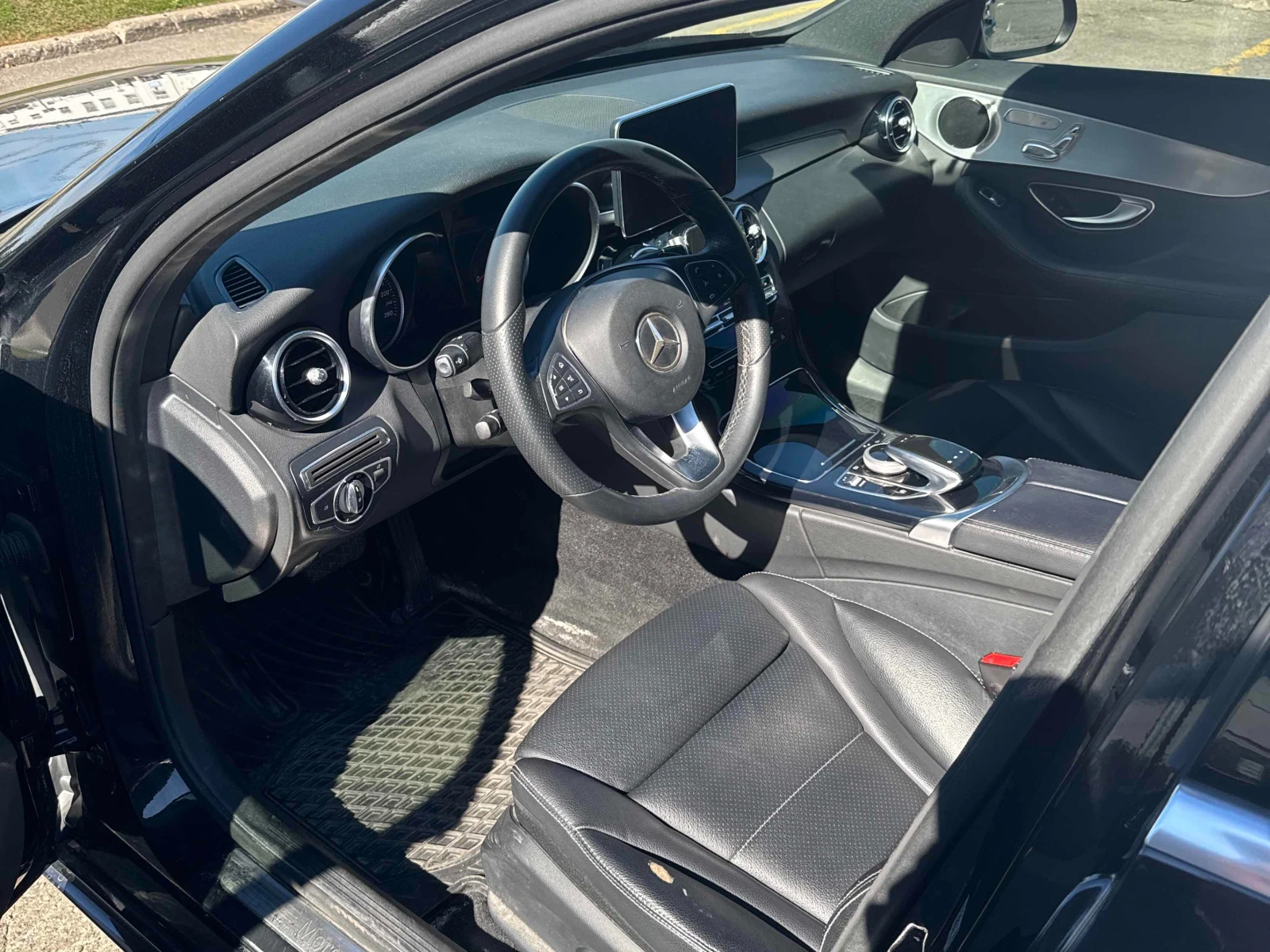 Mercedes-Benz C 300 4MATIC * CARFAX , снимка 6 - Автомобили и джипове - 56266890