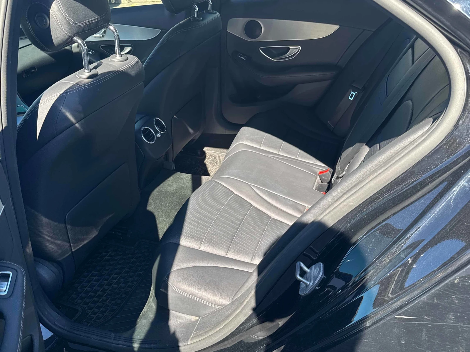 Mercedes-Benz C 300 4MATIC * CARFAX , снимка 9 - Автомобили и джипове - 56266890