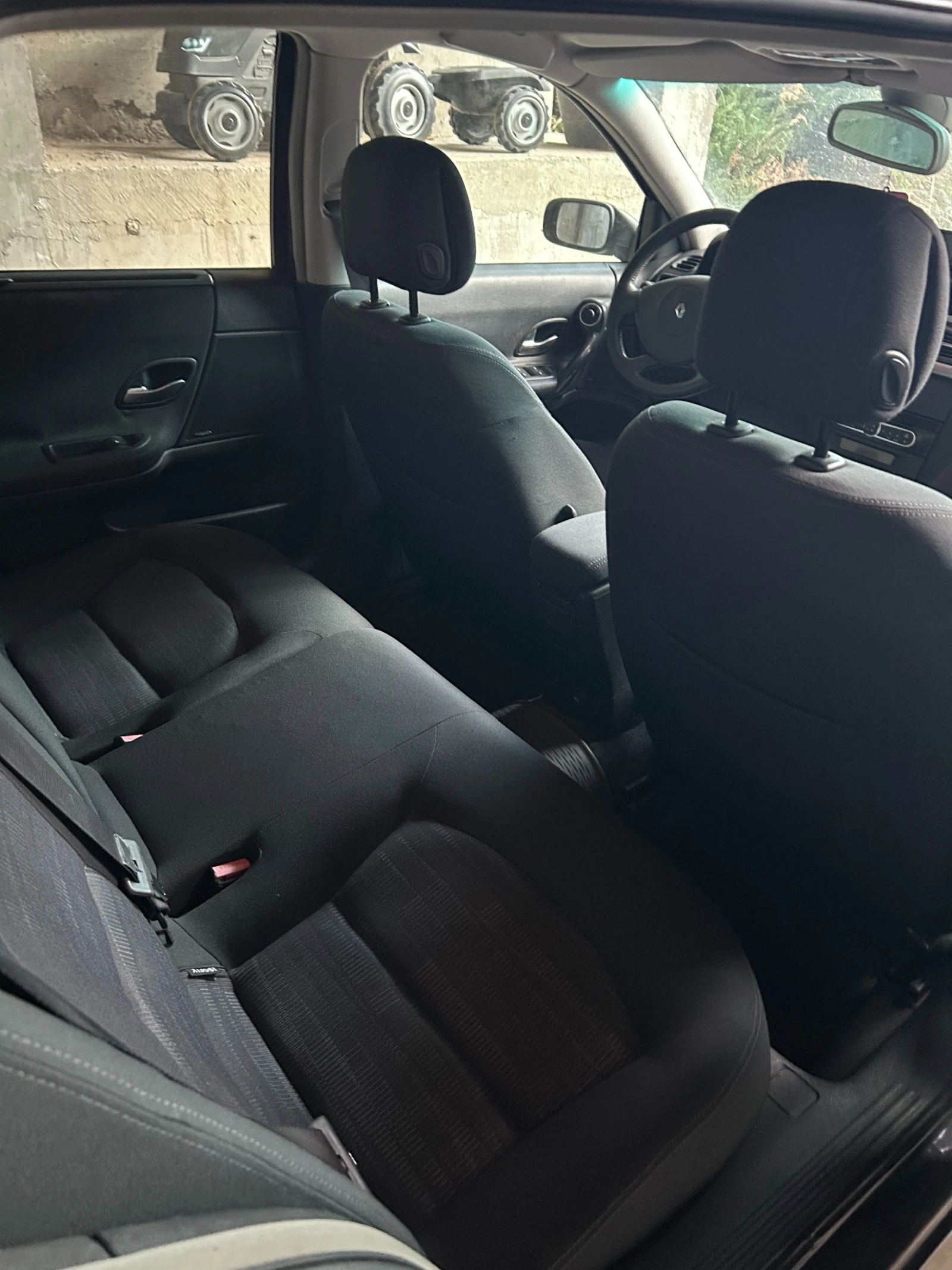 Renault Laguna 2- Phase2, снимка 8 - Автомобили и джипове - 56524817