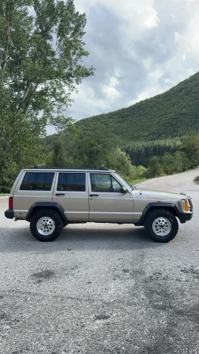 Jeep Cherokee Jeep Cherokee 2.5i с газ, снимка 3