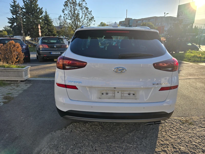 Hyundai Tucson 1.6.136k перфектен, снимка 5 - Автомобили и джипове - 47762123