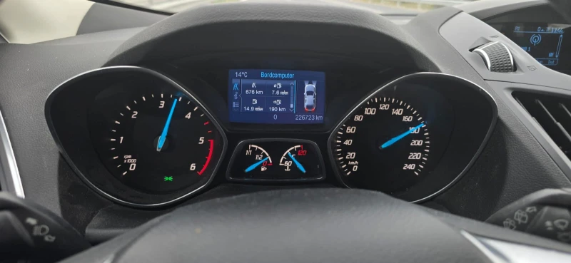 Ford Kuga TITANIUM 4WD EURO5, снимка 12 - Автомобили и джипове - 52117061