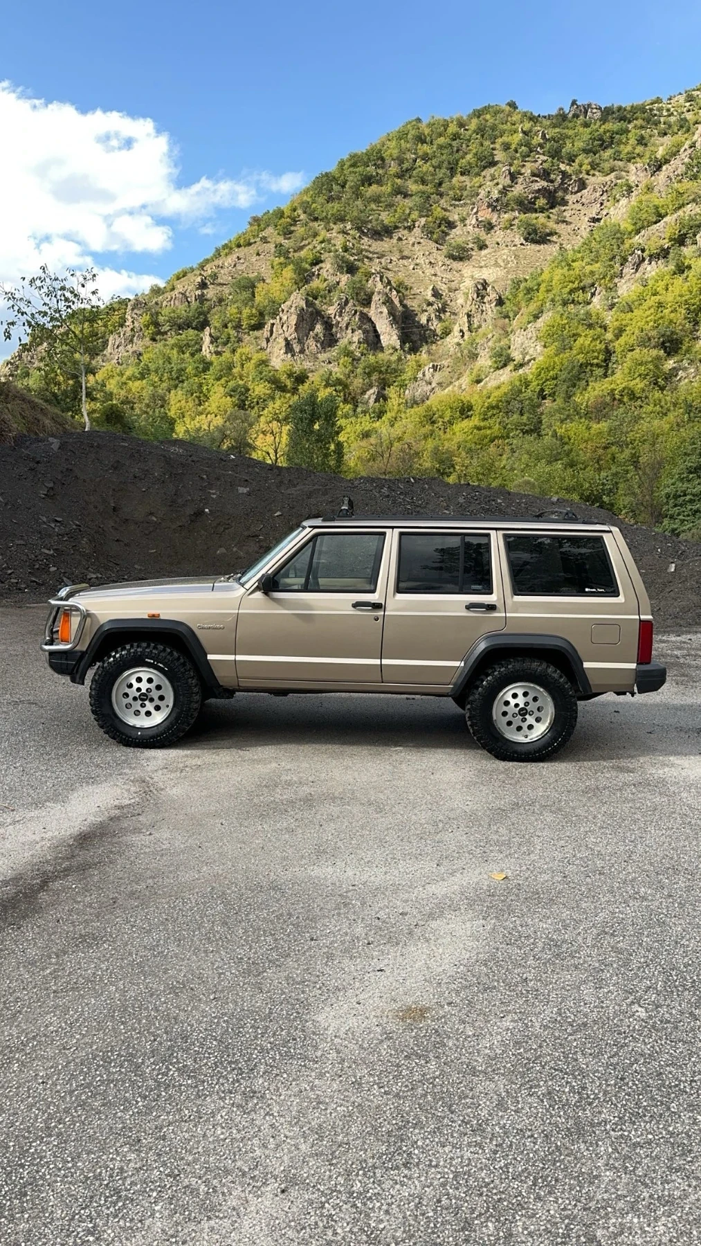 Jeep Cherokee Jeep Cherokee 2.5i с газ - изображение 2